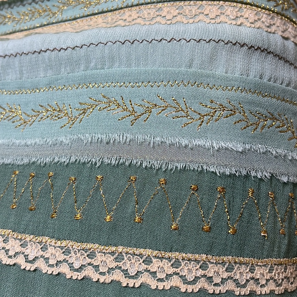 Anthropologie Odille mint green mixed media lace gold thread skirt Sz 4 - Picture 3 of 9